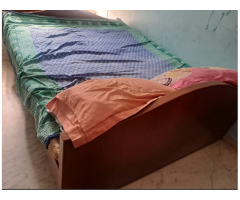 queen sized teakwood bed