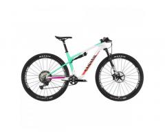 2024 Canyon Lux World Cup CF 7 Mountain Bike (ZONACYCLES)