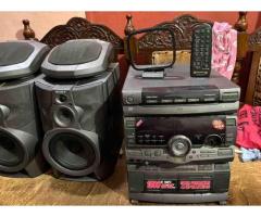 Immediately sale Sony CD and Vader player with 4 speakers
