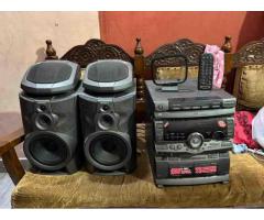 Immediately sale Sony CD and Vader player with 4 speakers