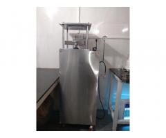 Commercial cold press hydraulic juicing machine