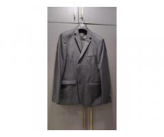RAYMOND SUIT SIE 44 AS GOOD A S NEW