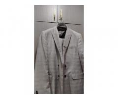 NICE RAYMOND SUIT SIZE 44 gREY COLOUR