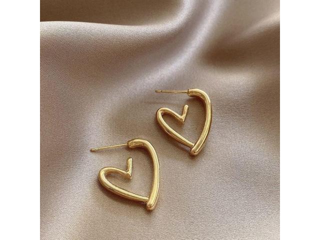 Stylish Heart Earrings For Daily Wear - 3/3
