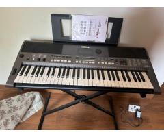 Yamaha PSR-I400 Keyboard
