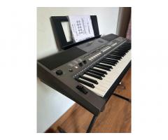 Yamaha PSR-I400 Keyboard
