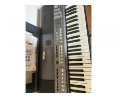 Yamaha PSR-I400 Keyboard