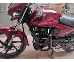 Honda shine 125 bike not much used usually ride in madhubani only price is not changeable