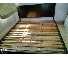 6.5ft x6ft Solid Wood Bed + 6"kurlon spring mattress - Image 2/2
