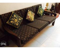 5 seater elegant wooden sofa set with high quality dunlop seat cushions - Image 1/2