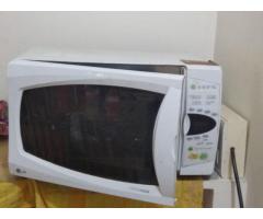 LG Microwave Oven (03 Years Old) - 28 Ltrs with Grill & Convection - Image 4/4