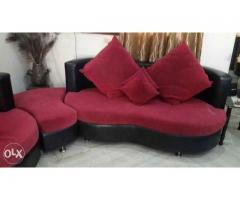 7 seater Black Red Sofa with throw pillows - Image 1/2