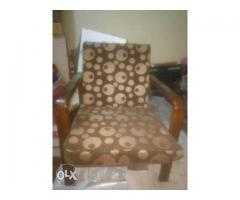 brown and white floral padded sofaset - Image 1/2