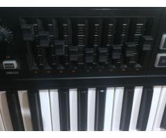 ROLAND A 800 PRO MIDI KEYBOARD CONTROLLER - 2