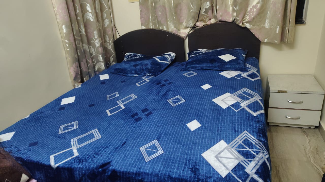 SINGLE BED 2 NOS WITH STORAGE AND 2 MATTRESS IS FOR SALE  - Thumbnail 3